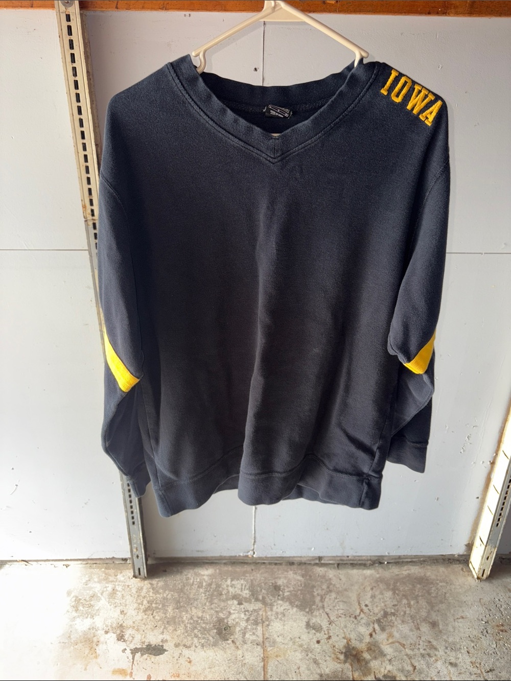 Nike Iowa Hawkeyes Long Sleeve Pullover Sweatshirt, Size Adult Large
